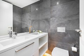 The Boulevard Prime Location W/ Ac & Elevator