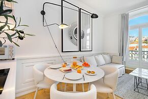 The Boulevard Prime Location W/ Ac & Elevator