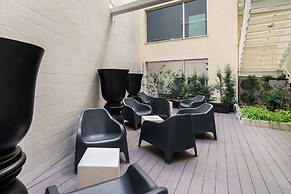 The Boulevard Prime Location W/ Ac & Elevator