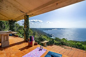 Wilderness Escape: Secluded Haven For Remote Work