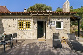 Wilderness Escape: Secluded Haven For Remote Work