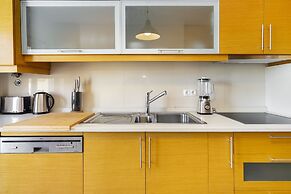 Charming Urban Retreat With Skyline Views