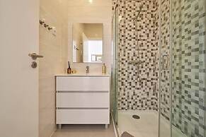 Modern 1-Bed With Ac & Private Terrace