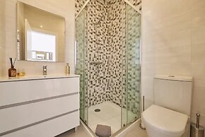 Modern 1-Bed With Ac & Private Terrace