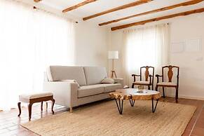 Countryside Charm Near Wedding Venue W/ Bbq Patio