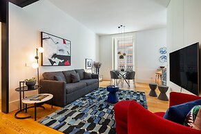 Prime Location Contemporary Luxury Apartment W/ Ac & Elevator