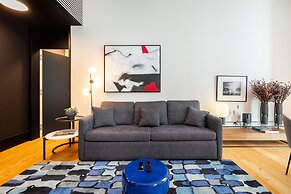 Prime Location Contemporary Luxury Apartment W/ Ac & Elevator