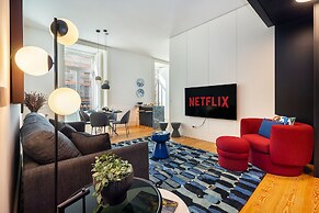 Prime Location Contemporary Luxury Apartment W/ Ac & Elevator