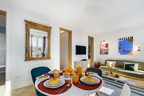 Historic Centre Modern Masterpiece W River Views