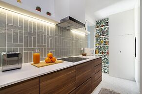 Historic Centre Modern Masterpiece W River Views