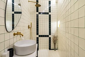 Historic Centre Modern Masterpiece W River Views