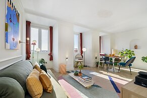 Historic Centre Modern Masterpiece W River Views