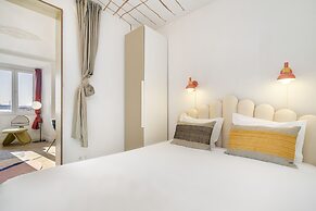 Historic Centre Modern Masterpiece W River Views