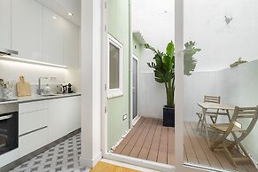 Chic 1-Bed W/ Patio Perfect To Explore Lisbon
