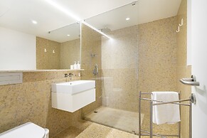 City View Penthouse Luxurious Living In Lisbon With Ac & Elevator