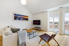 City View Penthouse Luxurious Living In Lisbon With Ac & Elevator