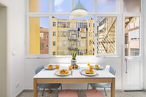 Lisbon Urban Chic: Great For D Nomads & R Workers