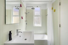 Lisbon Urban Chic: Great For D Nomads & R Workers