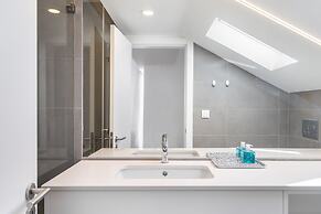 Prime Location W Ac 3-Bed Duplex Perfect For Families Only