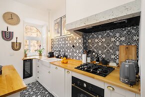 Premium Alfama 2-Br Great For Remote Workers & Digital Nomads