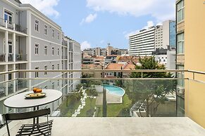 Urban Retreat: Downtown Luxury, Parking, Ac & Elevator