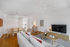 Urban Retreat W/Parking, Elevator & Ac By Benfica Stadium
