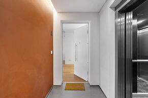 Urban Retreat W/Parking, Elevator & Ac By Benfica Stadium