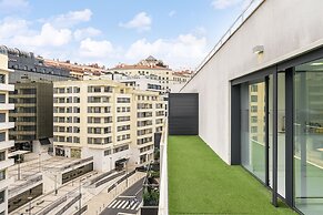 Urban Retreat W/Parking, Elevator & Ac By Benfica Stadium
