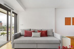 Urban Retreat W/Parking, Elevator & Ac By Benfica Stadium