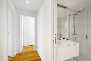 Urban Retreat W/Parking, Elevator & Ac By Benfica Stadium