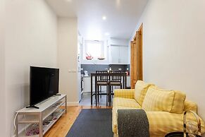 Alfama Spacious 2-Bed Near Feira Da Ladra