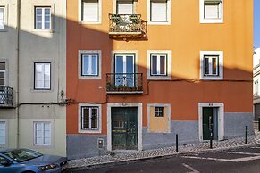 Lisbon'S Best Kept Secret: 2-Bed W/Ac & Patio