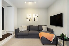 Lisbon'S Best Kept Secret: 2-Bed W/Ac & Patio
