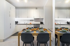 Lisbon'S Best Kept Secret: 2-Bed W/Ac & Patio