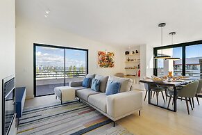 Bachelor Pad In The Sky: Great For Digital Nomads & Remote Workers