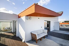 Bachelor Pad In The Sky: Great For Digital Nomads & Remote Workers