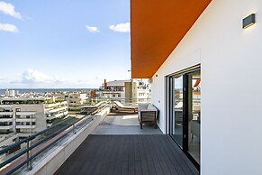 Bachelor Pad In The Sky: Great For Digital Nomads & Remote Workers