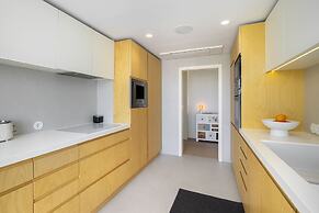 Bachelor Pad In The Sky: Great For Digital Nomads & Remote Workers