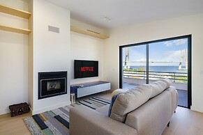 Bachelor Pad In The Sky: Great For Digital Nomads & Remote Workers