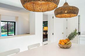 Luxury Private Family Villa W/ S-Pool Ac & Parking