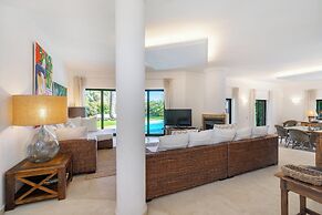 Luxury Private Family Villa W/ S-Pool Ac & Parking