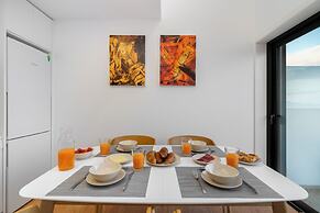 C314 Riverside View Premium Apartment w/ AC & Terrace