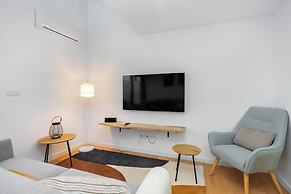 C314 Riverside View Premium Apartment w/ AC & Terrace