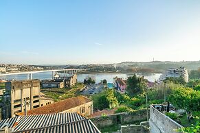 C314 Riverside View Premium Apartment w/ AC & Terrace