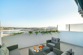 C314 Riverside View Premium Apartment w/ AC & Terrace