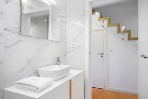 C314 Riverside View Premium Apartment w/ AC & Terrace