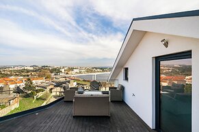 C312 Riverside View Premium Apartment w/ AC & Terrac