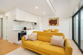 C312 Riverside View Premium Apartment w/ AC & Terrac