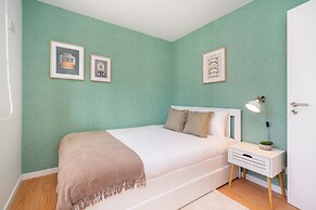 C312 Riverside View Premium Apartment w/ AC & Terrac
