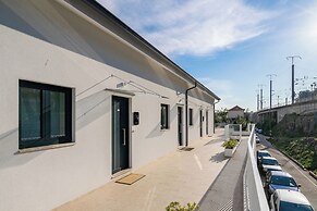 C312 Riverside View Premium Apartment w/ AC & Terrac